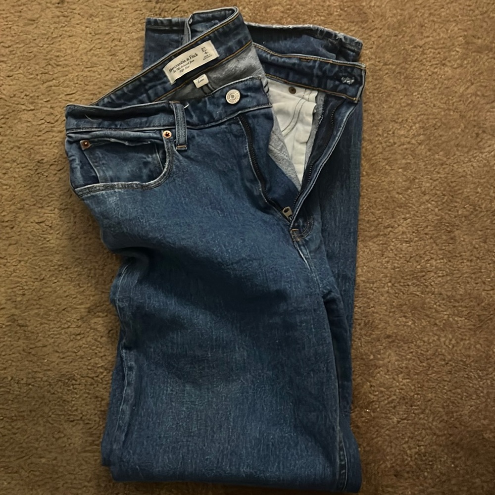 Abercrombie & Fitch Curve Love 90s Relaxed Jean High Rise